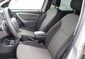 Подержанный автомобиль Renault Duster 2015 года (13 фото)