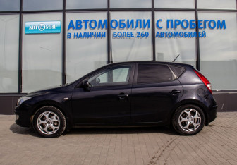 Подержанный автомобиль Hyundai i30 Hatchback 2009 года (2 фото)