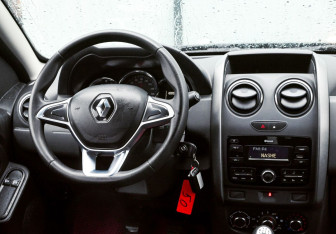 Подержанный автомобиль Renault Duster 2019 года (16 фото)