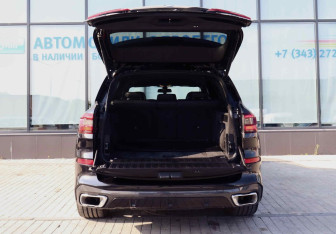 Подержанный автомобиль BMW X5 2020 года (23 фото)