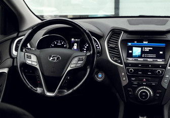 Подержанный автомобиль Hyundai Santa Fe 2016 года (20 фото)