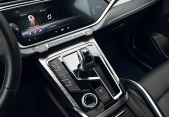 Подержанный автомобиль Geely Atlas Pro 2022 года (10 фото)