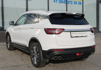 Подержанный автомобиль Geely Coolray 2021 года (3 фото)