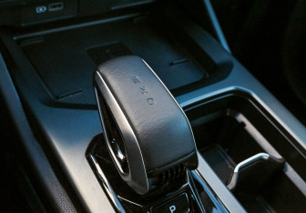 Подержанный автомобиль Geely Okavango 2024 года (14 фото)