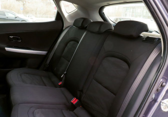 Подержанный автомобиль Kia Ceed Hatchback 2017 года (17 фото)