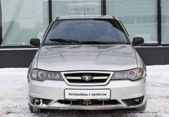 Подержанный автомобиль Daewoo Nexia Sedan 2008 года (8 фото)