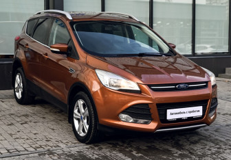 Подержанный автомобиль Ford Kuga 2015 года (7 фото)