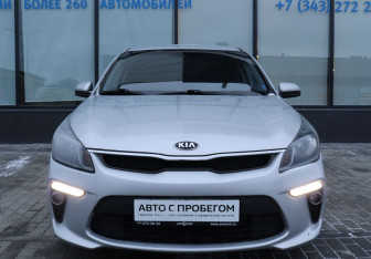 Подержанный автомобиль Kia Rio Sedan 2018 года (8 фото)