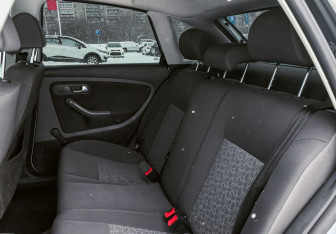 Подержанный автомобиль SEAT Ibiza Hatchback 2007 года (18 фото)