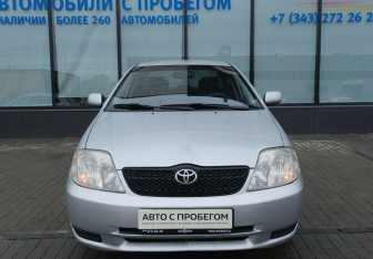 Подержанный автомобиль Toyota Corolla Sedan 2004 года (8 фото)
