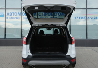 Подержанный автомобиль Ford Kuga 2019 года (18 фото)