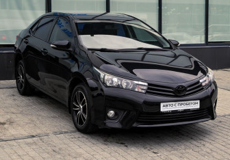 Подержанный автомобиль Toyota Corolla Sedan 2015 года (7 фото)