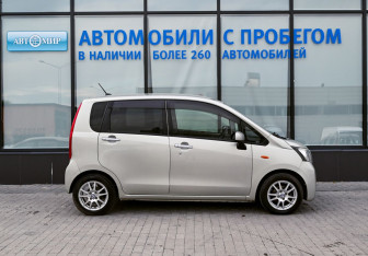 Подержанный автомобиль Daihatsu Move 2013 года (6 фото)