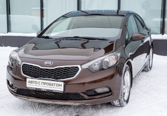 Подержанный автомобиль Kia Cerato Sedan 2015 года (18 фото)