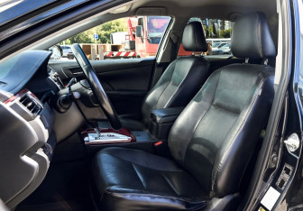 Подержанный автомобиль Toyota Camry Sedan 2013 года (16 фото)