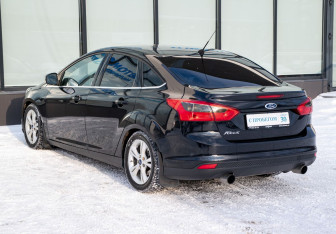 Подержанный автомобиль Ford Focus Sedan 2012 года (3 фото)