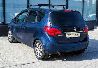 Подержанный автомобиль Opel Meriva 2012 года (3 фото)