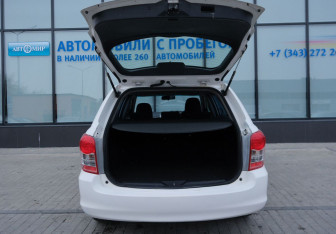 Подержанный автомобиль Toyota Corolla Wagon 2009 года (18 фото)
