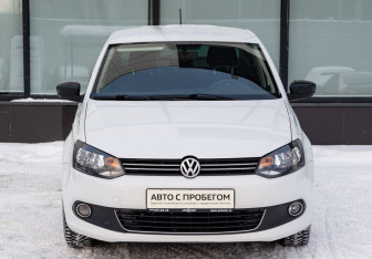 Подержанный автомобиль Volkswagen Polo Sedan 2014 года (8 фото)