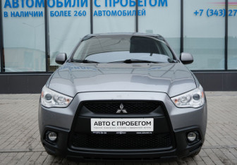 Подержанный автомобиль Mitsubishi ASX 2012 года (8 фото)