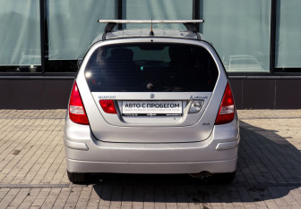 Подержанный автомобиль Suzuki Liana Wagon 2004 года (4 фото)
