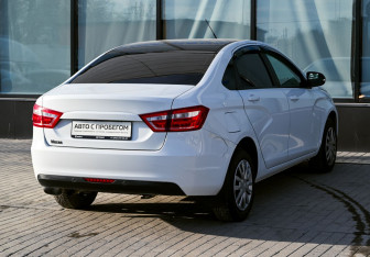 Подержанный автомобиль LADA (ВАЗ) Vesta Sedan 2021 года (5 фото)