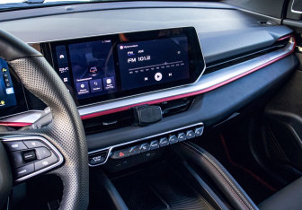 Подержанный автомобиль Geely Coolray 2024 года (11 фото)
