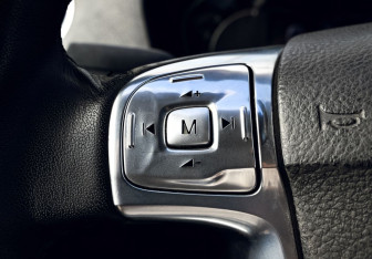Подержанный автомобиль Ford Mondeo Liftback 2011 года (17 фото)