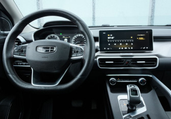 Подержанный автомобиль Geely Coolray 2021 года (10 фото)