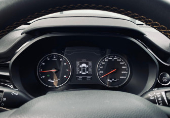 Подержанный автомобиль Москвич 3 2023 года (19 фото)