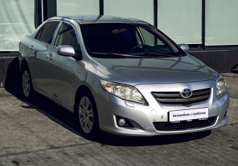 Подержанный автомобиль Toyota Corolla Sedan 2007 года (7 фото)