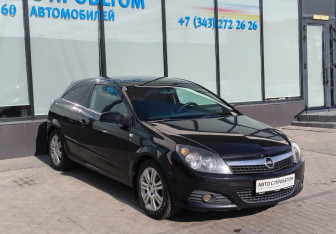 Подержанный автомобиль Opel Astra Hatchback 2008 года (7 фото)