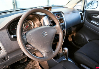 Подержанный автомобиль Suzuki Liana Wagon 2004 года (10 фото)