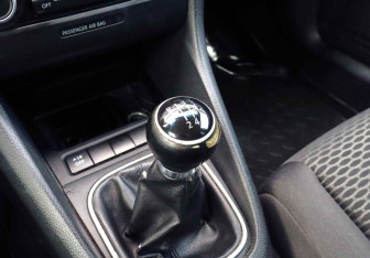 Подержанный автомобиль Volkswagen Golf Hatchback 2012 года (11 фото)