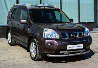 Подержанный автомобиль Nissan X-Trail 2008 года (7 фото)