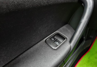 Подержанный автомобиль Skoda Yeti 2013 года (13 фото)