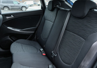 Подержанный автомобиль Hyundai Solaris Hatchback 2016 года (20 фото)