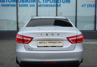 Подержанный автомобиль LADA (ВАЗ) Vesta Sedan 2018 года (4 фото)