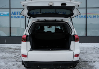 Подержанный автомобиль Peugeot 4007 2012 года (20 фото)