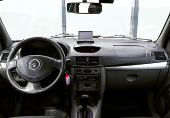 Подержанный автомобиль Renault Symbol 2008 года (17 фото)