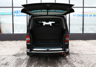 Подержанный автомобиль Volkswagen Multivan 2008 года (24 фото)