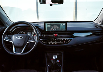 Подержанный автомобиль Москвич 3 2023 года (12 фото)