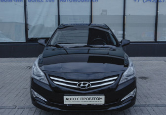 Подержанный автомобиль Hyundai Solaris Sedan 2015 года (7 фото)