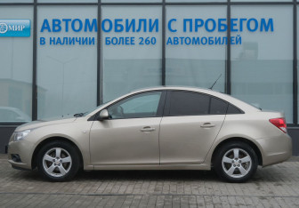 Подержанный автомобиль Chevrolet Cruze Sedan 2010 года (2 фото)