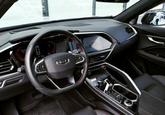Подержанный автомобиль Geely Tugella 2023 года (15 фото)