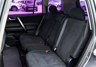 Подержанный автомобиль Toyota Highlander 2012 года (17 фото)
