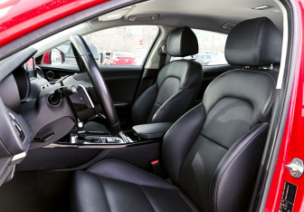 Подержанный автомобиль Kia Stinger 2019 года (17 фото)