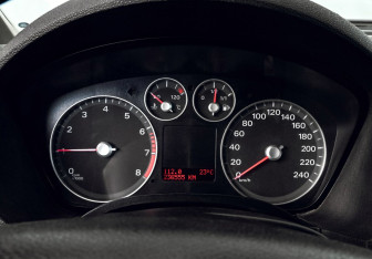 Подержанный автомобиль Ford C-MAX 2007 года (9 фото)