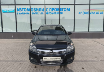 Подержанный автомобиль Opel Astra Hatchback 2013 года (8 фото)