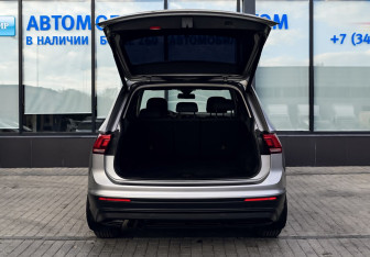 Подержанный автомобиль Volkswagen Tiguan 2020 года (20 фото)